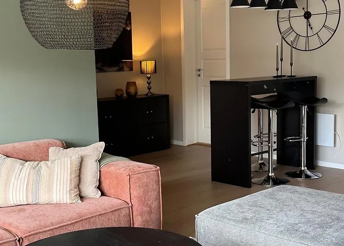 Treroms Pa Lunheim *